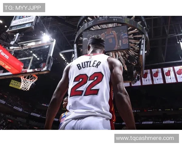 吉米巴特勒如何在NBA赛场上展现领袖风范与超强竞争力