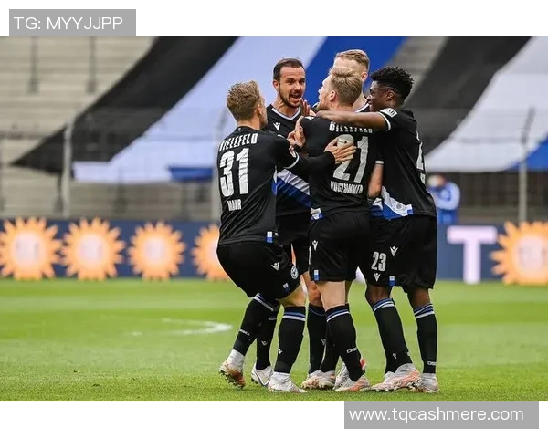 法乙联赛精彩对决朗斯主场迎战红星球队全力争胜