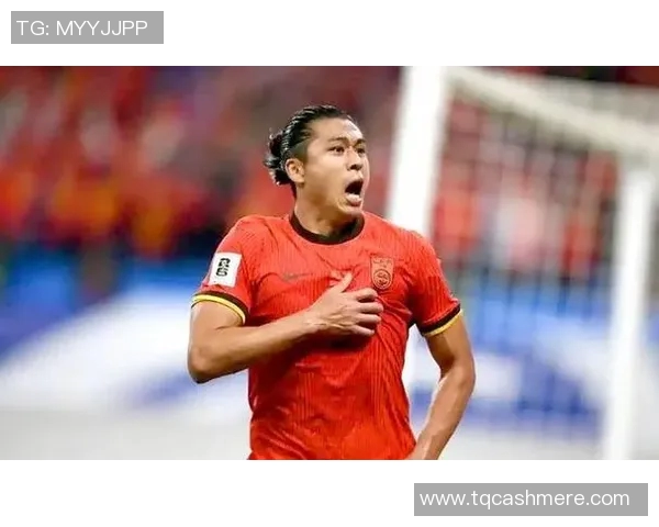 郜林与张玉宁争锋相对谁能在绿茵场上书写新的传奇故事